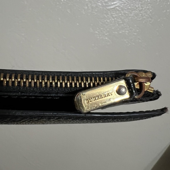 Burberry Black Wallet in Great Condition - Picture 7 of 9